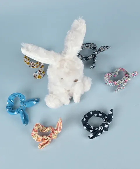 Peluche Lapin Blanc Avec Chouchou Modele Aleatoire